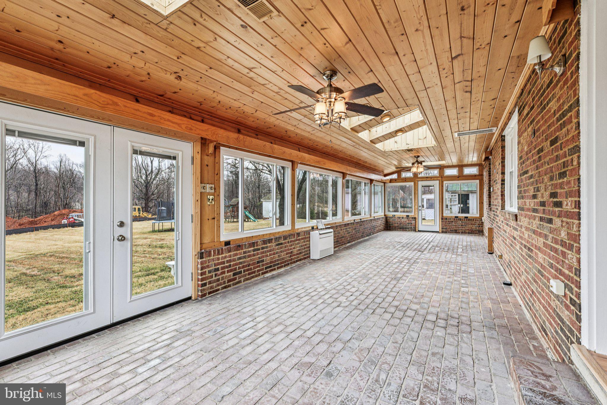 RIVER BEND - Residential