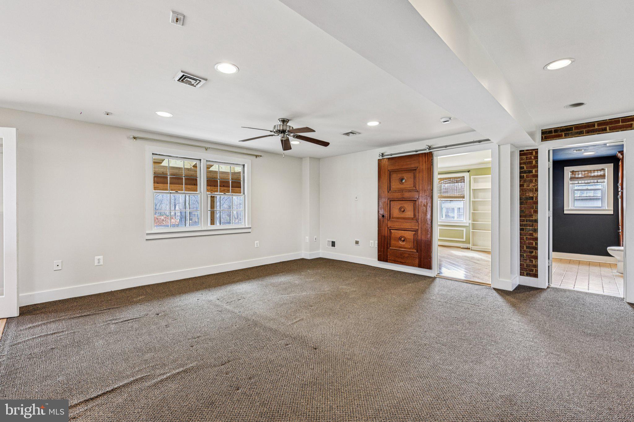 RIVER BEND - Residential