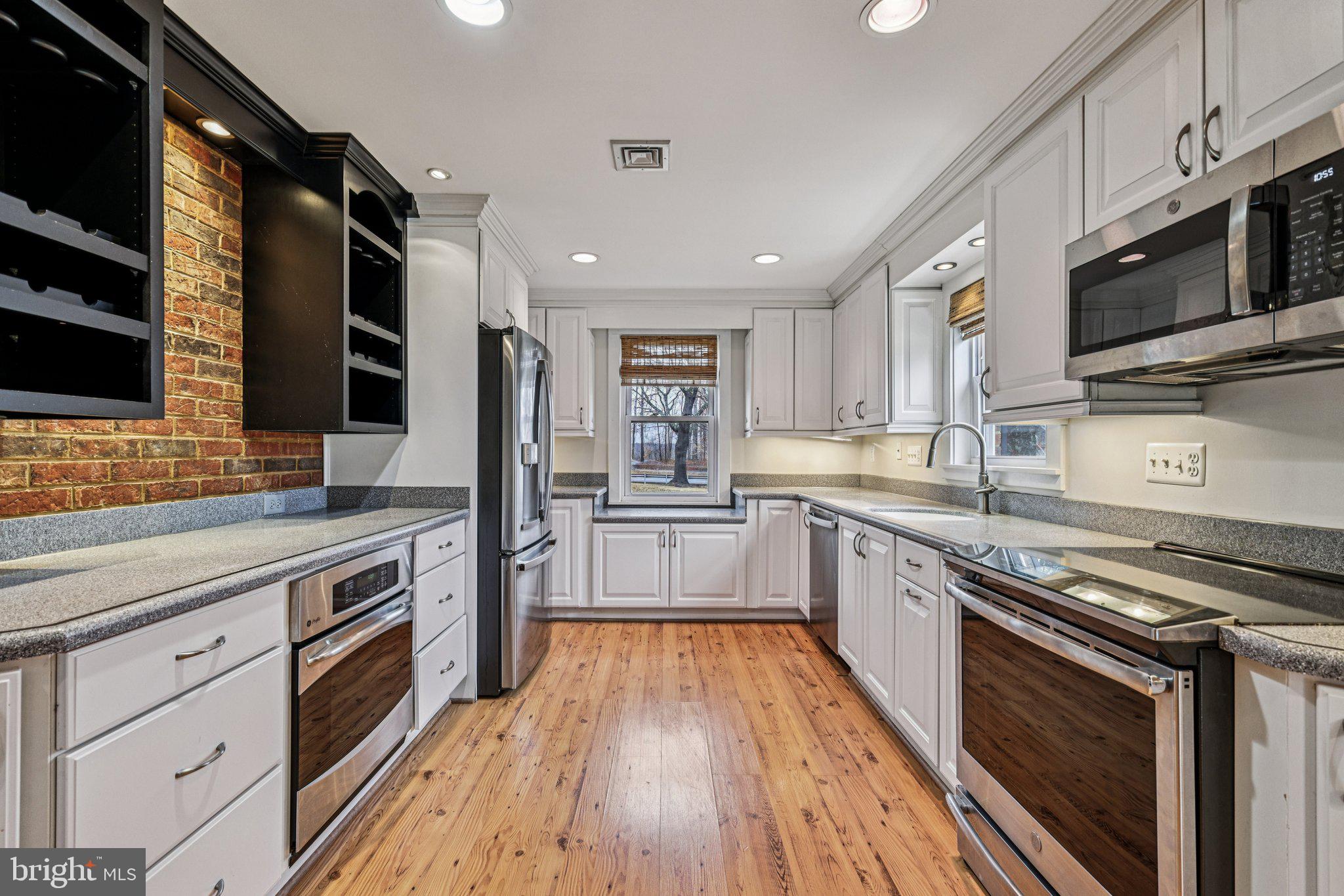 RIVER BEND - Residential