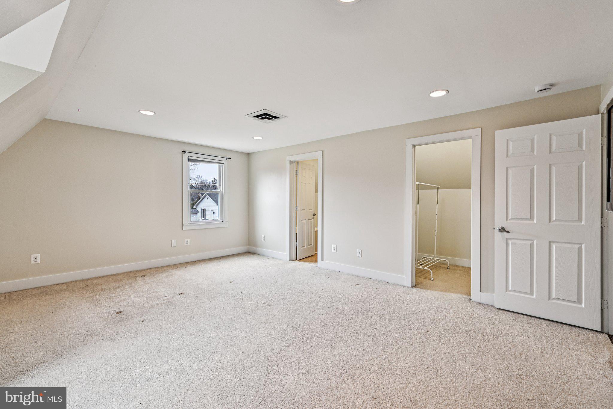 RIVER BEND - Residential