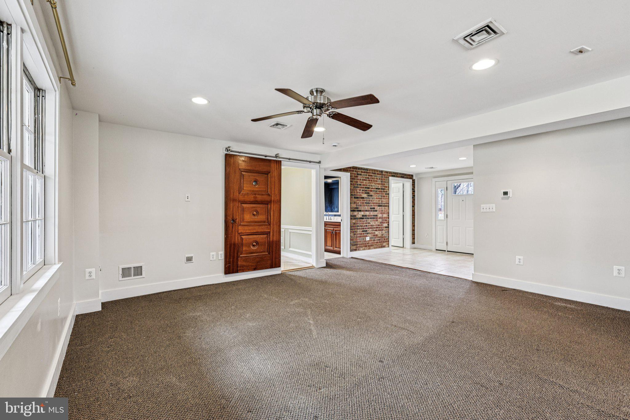 RIVER BEND - Residential