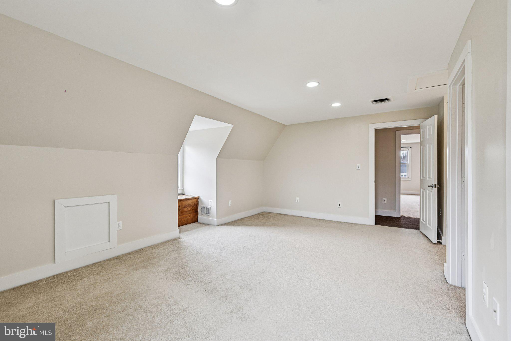 RIVER BEND - Residential