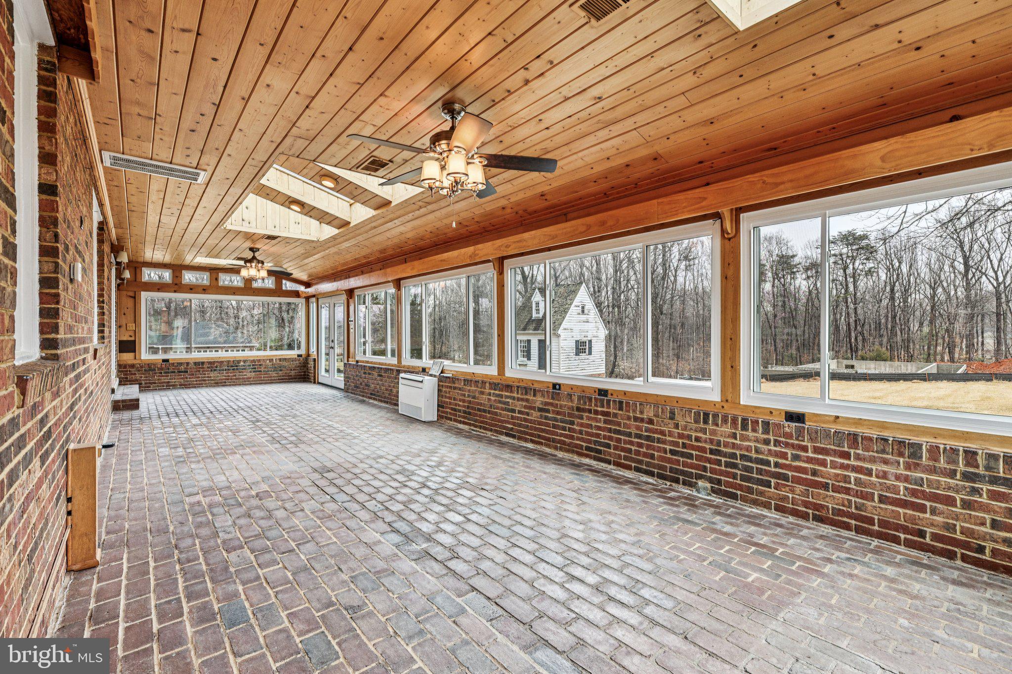 RIVER BEND - Residential