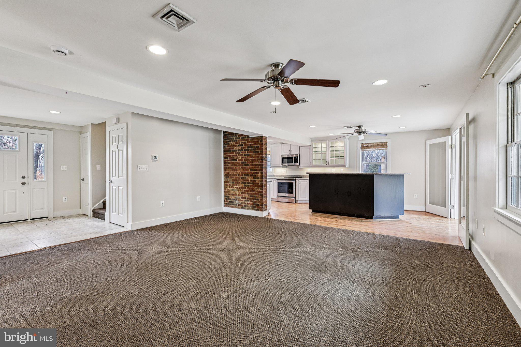 RIVER BEND - Residential