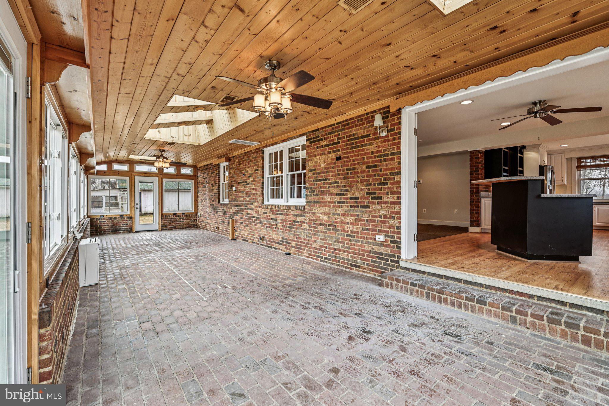 RIVER BEND - Residential