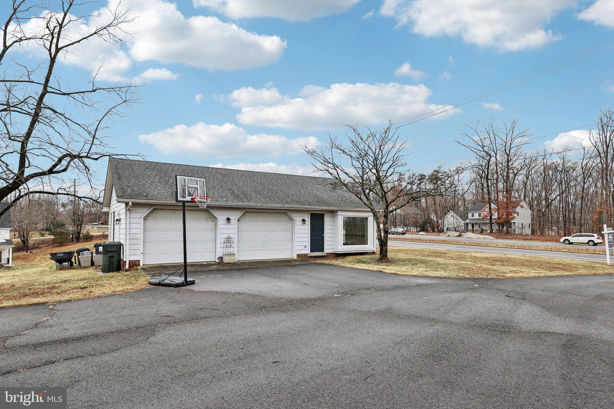RIVER BEND - Residential