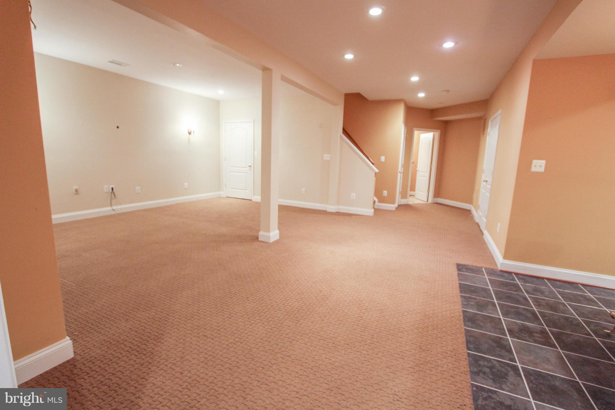 SOUTH RIDING - Residential