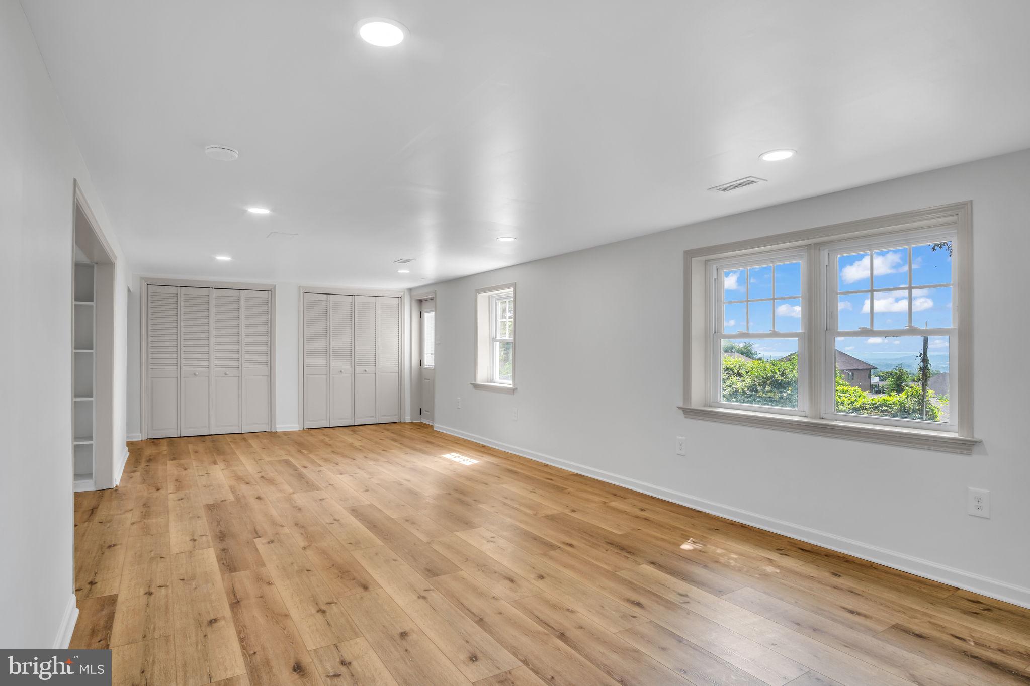 FAIRVIEW - Residential