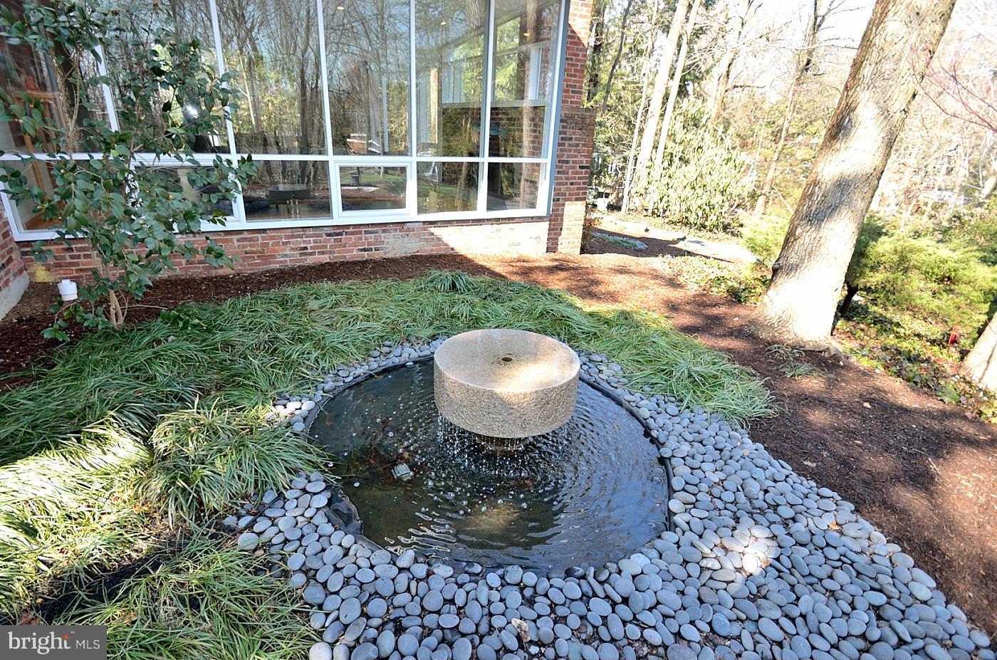 HOLLIN HILLS - Residential Lease