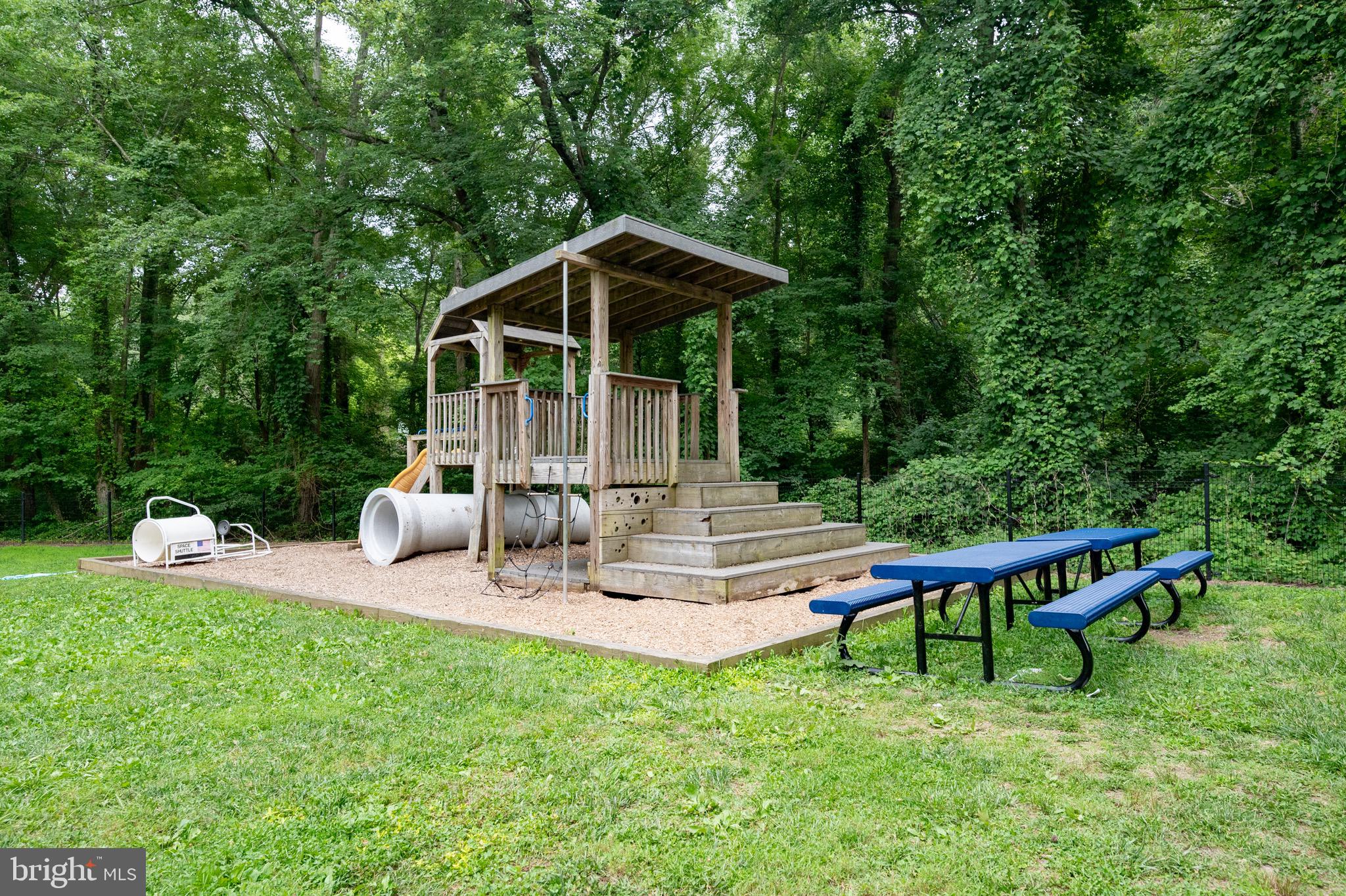 HOLLIN HILLS - Residential Lease