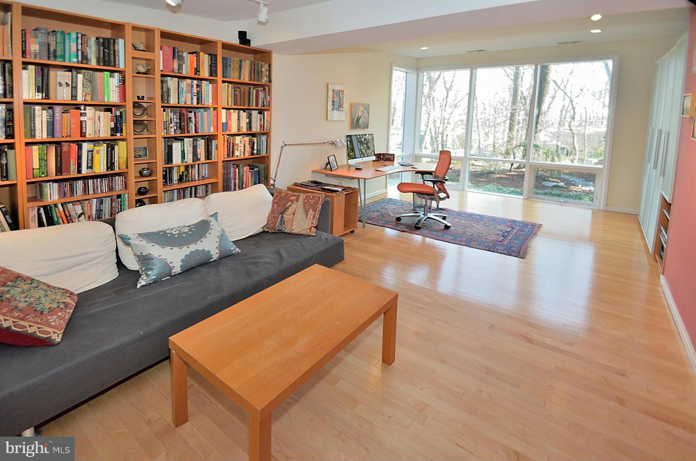 HOLLIN HILLS - Residential Lease