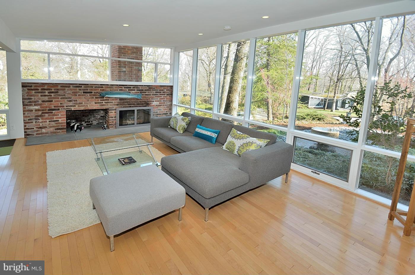 HOLLIN HILLS - Residential Lease