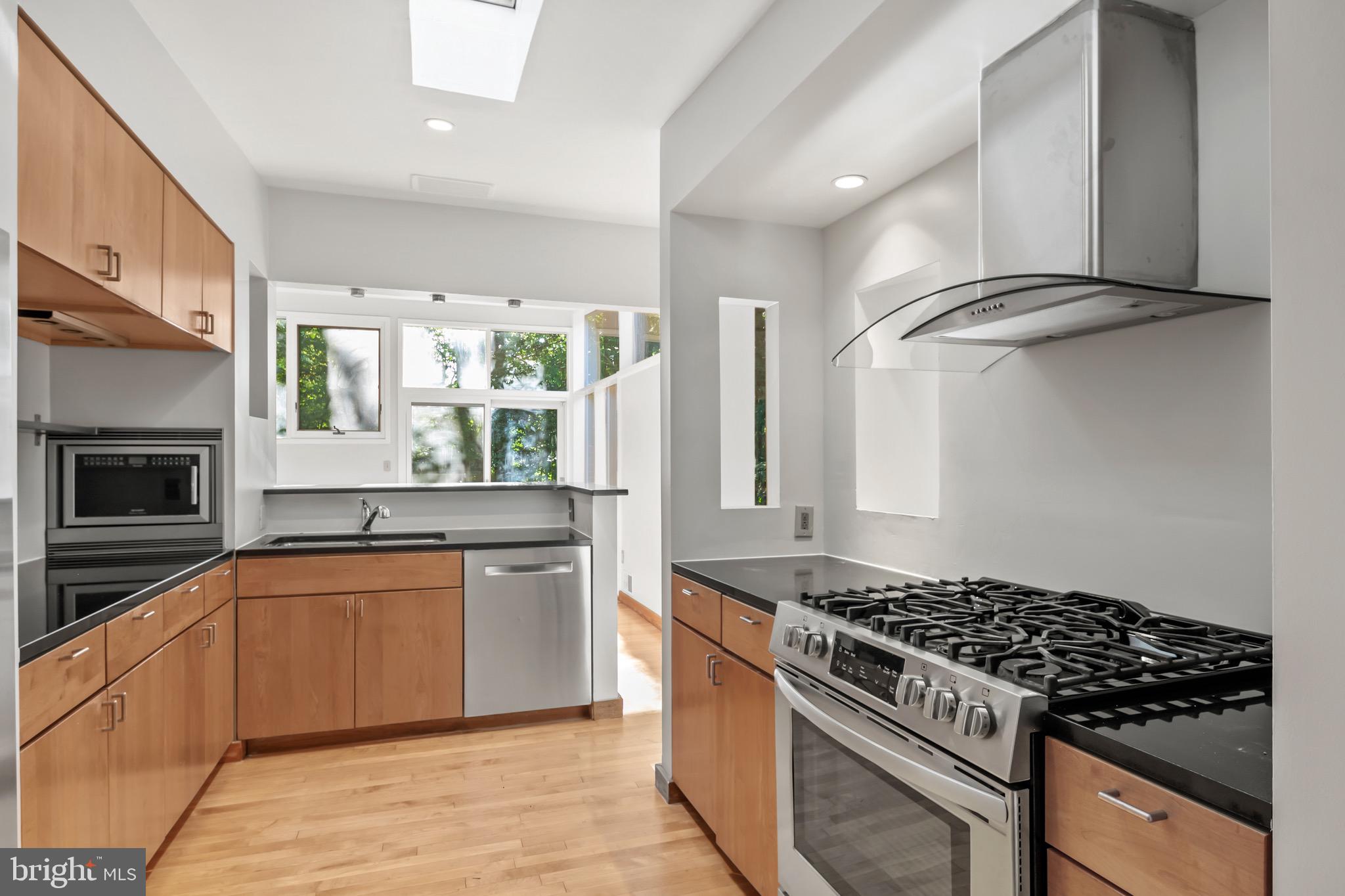 HOLLIN HILLS - Residential Lease