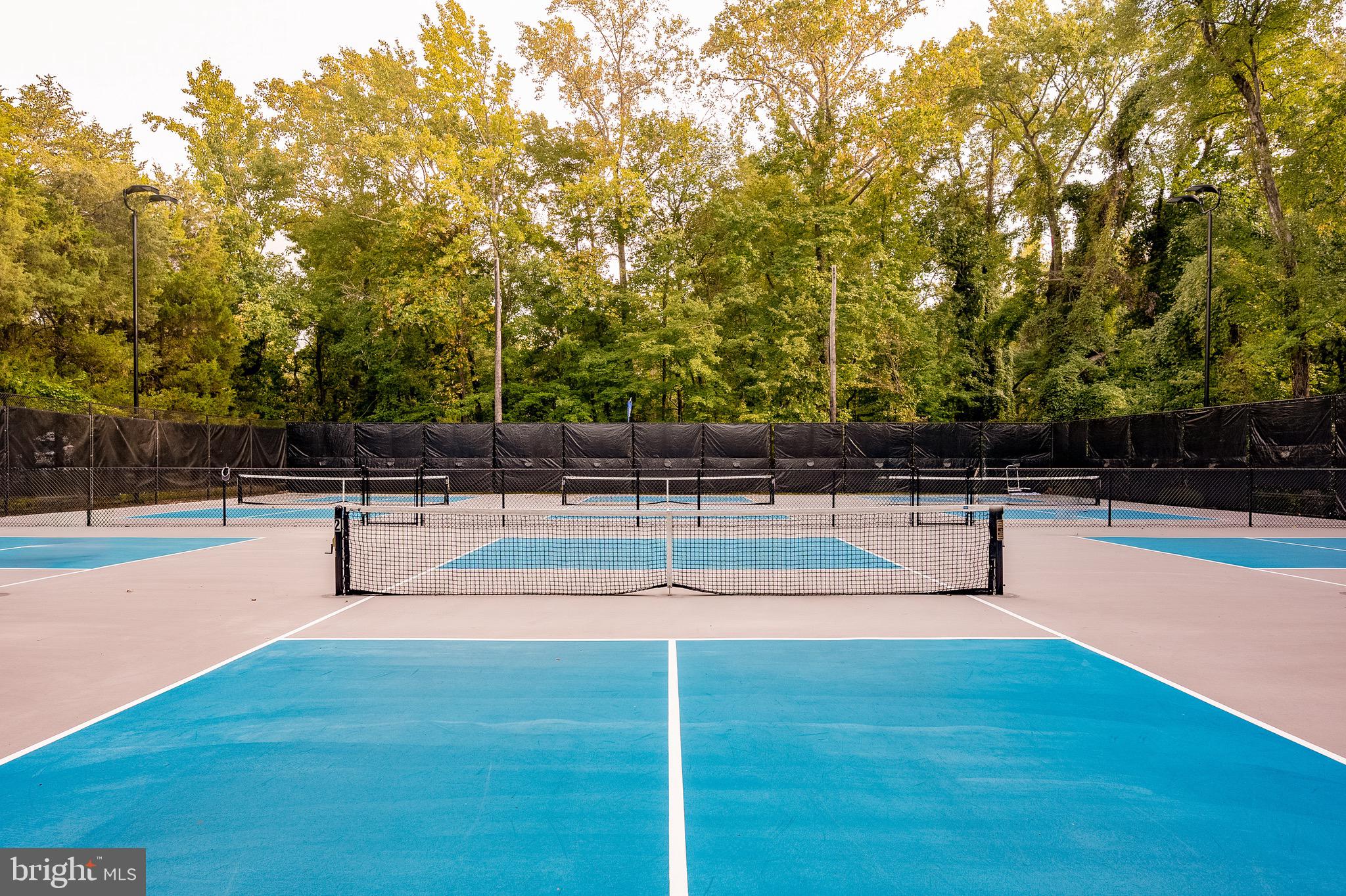 HOLLIN HILLS - Residential Lease