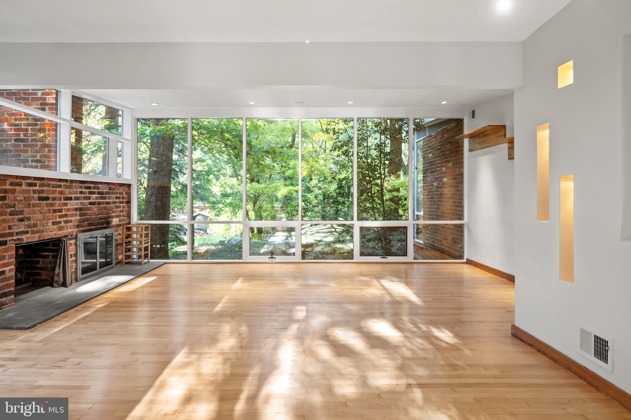 HOLLIN HILLS - Residential Lease