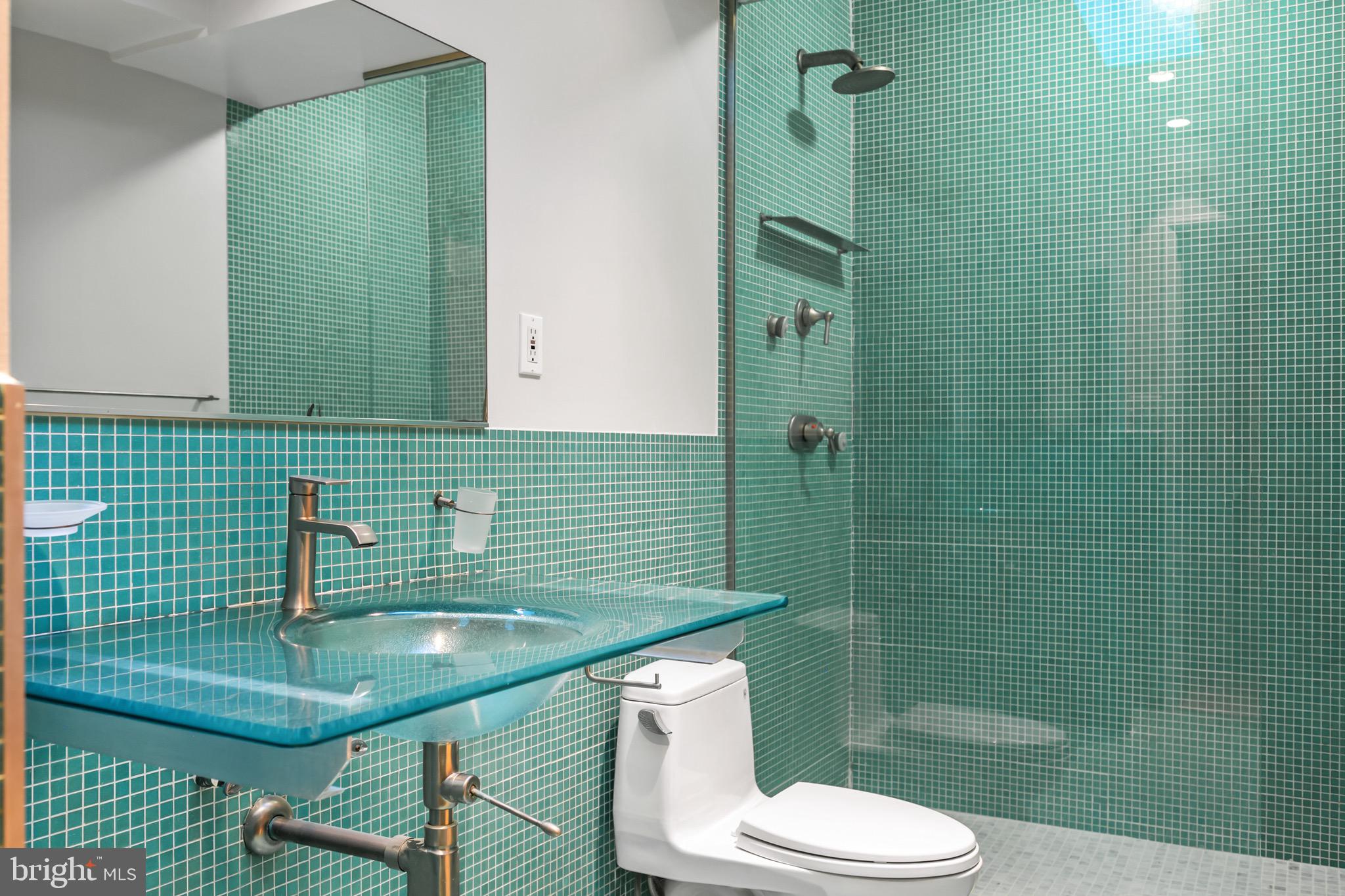 HOLLIN HILLS - Residential Lease