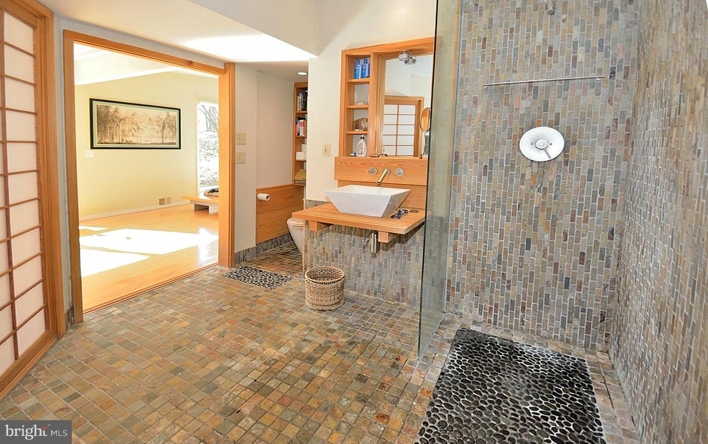 HOLLIN HILLS - Residential Lease