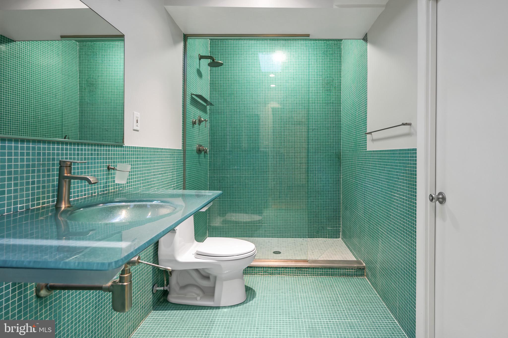 HOLLIN HILLS - Residential Lease