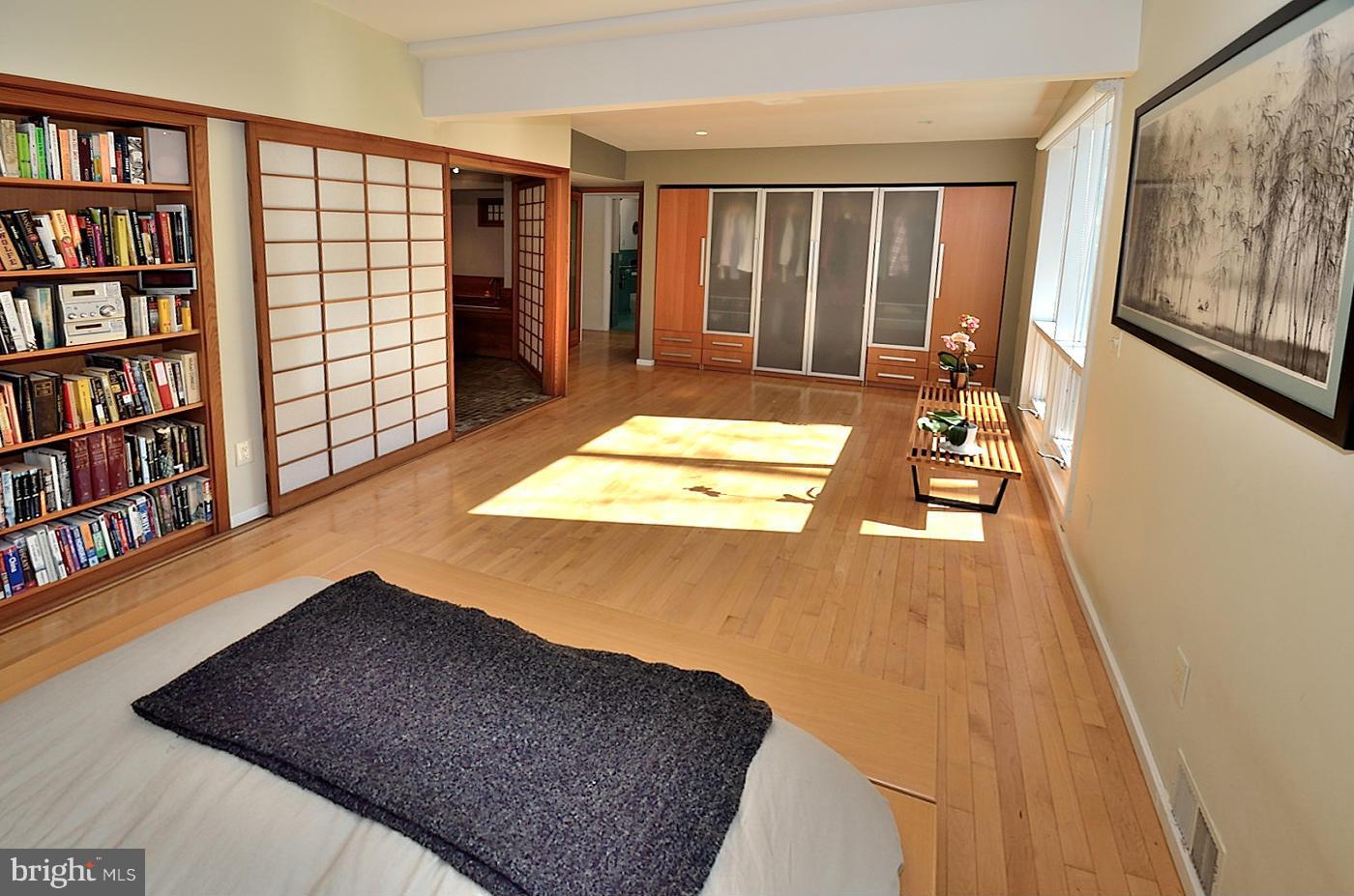 HOLLIN HILLS - Residential Lease