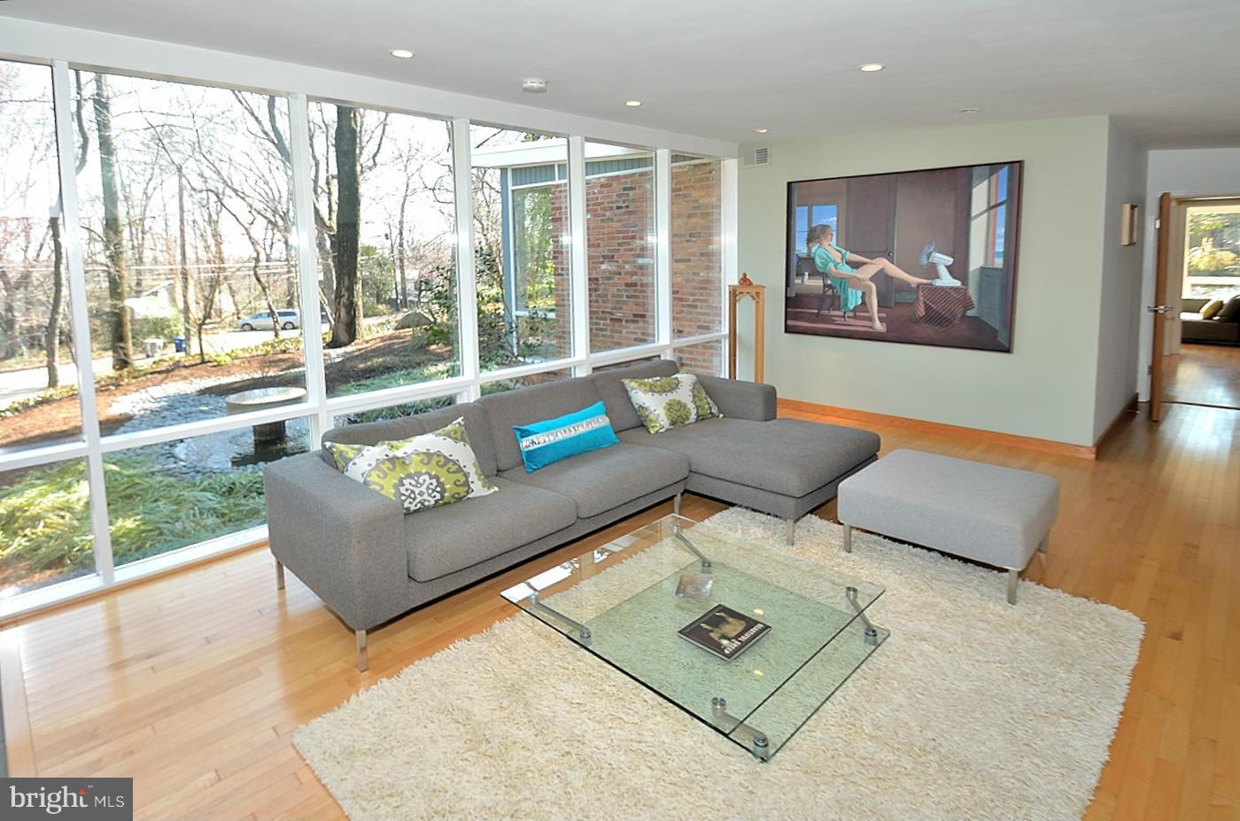 HOLLIN HILLS - Residential Lease