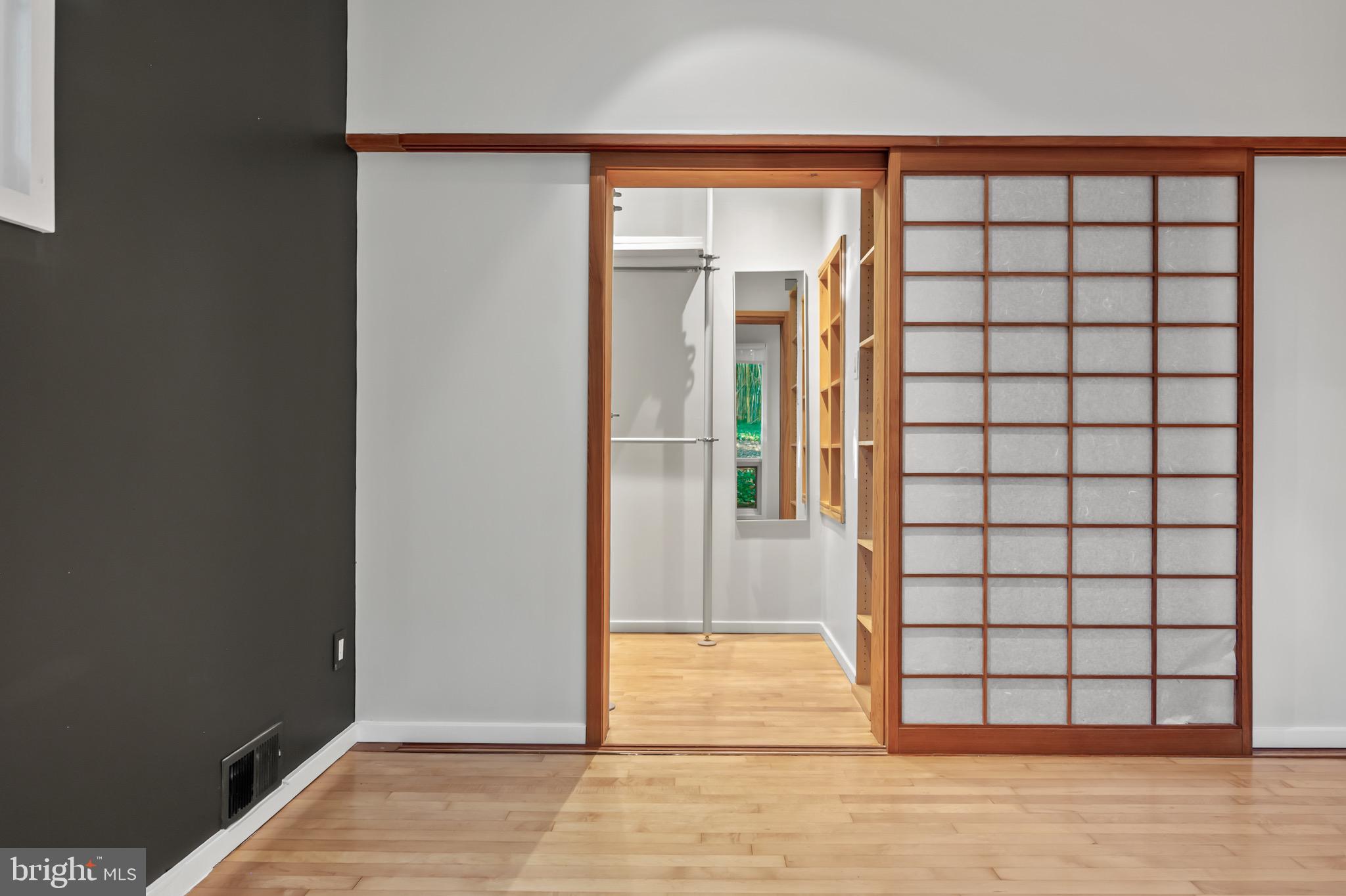 HOLLIN HILLS - Residential Lease