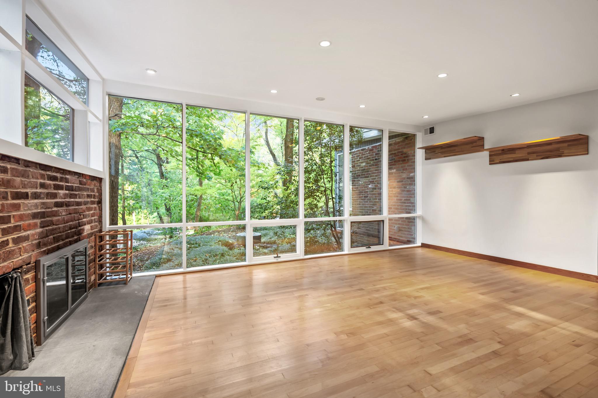 HOLLIN HILLS - Residential Lease