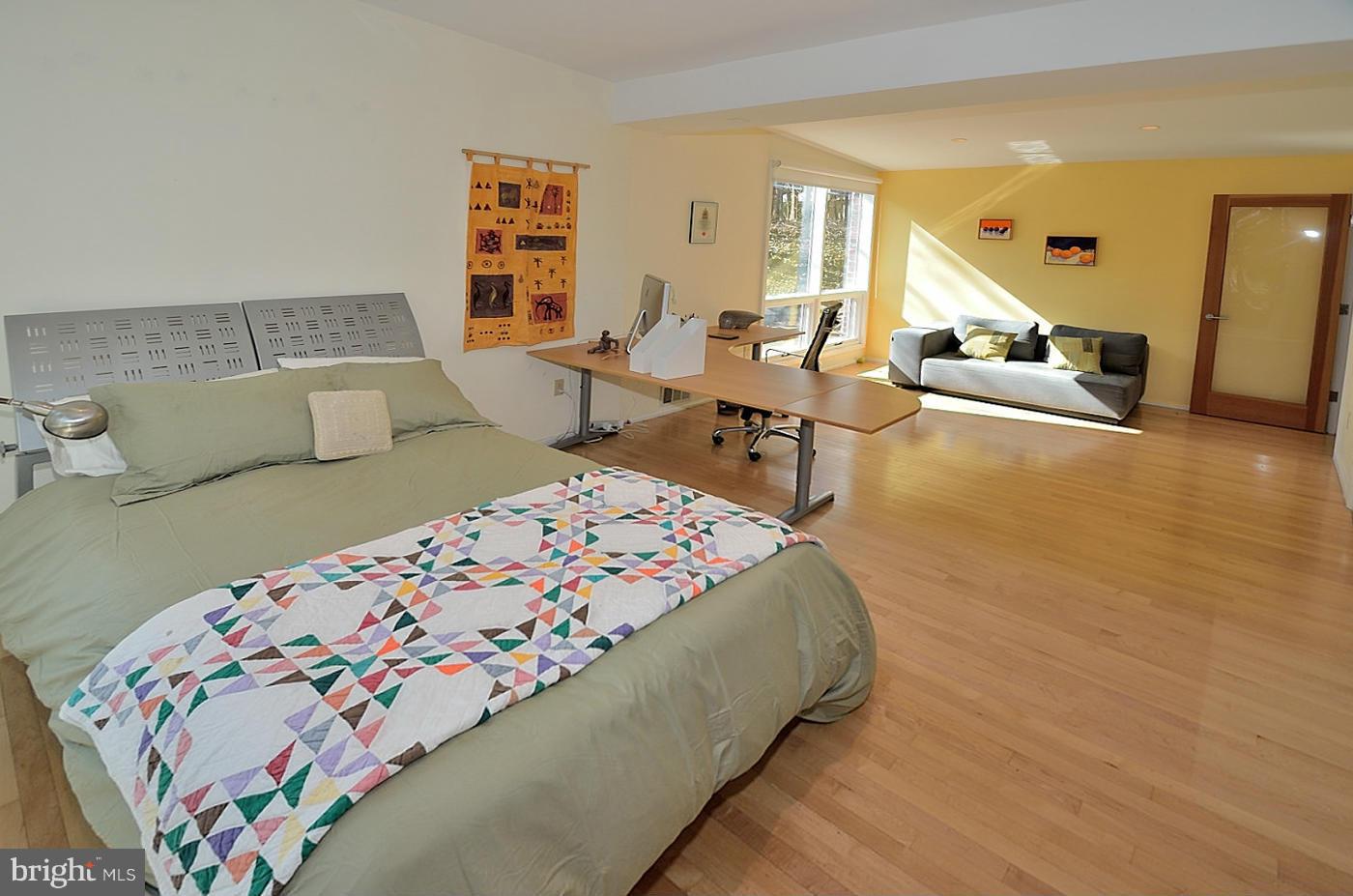 HOLLIN HILLS - Residential Lease