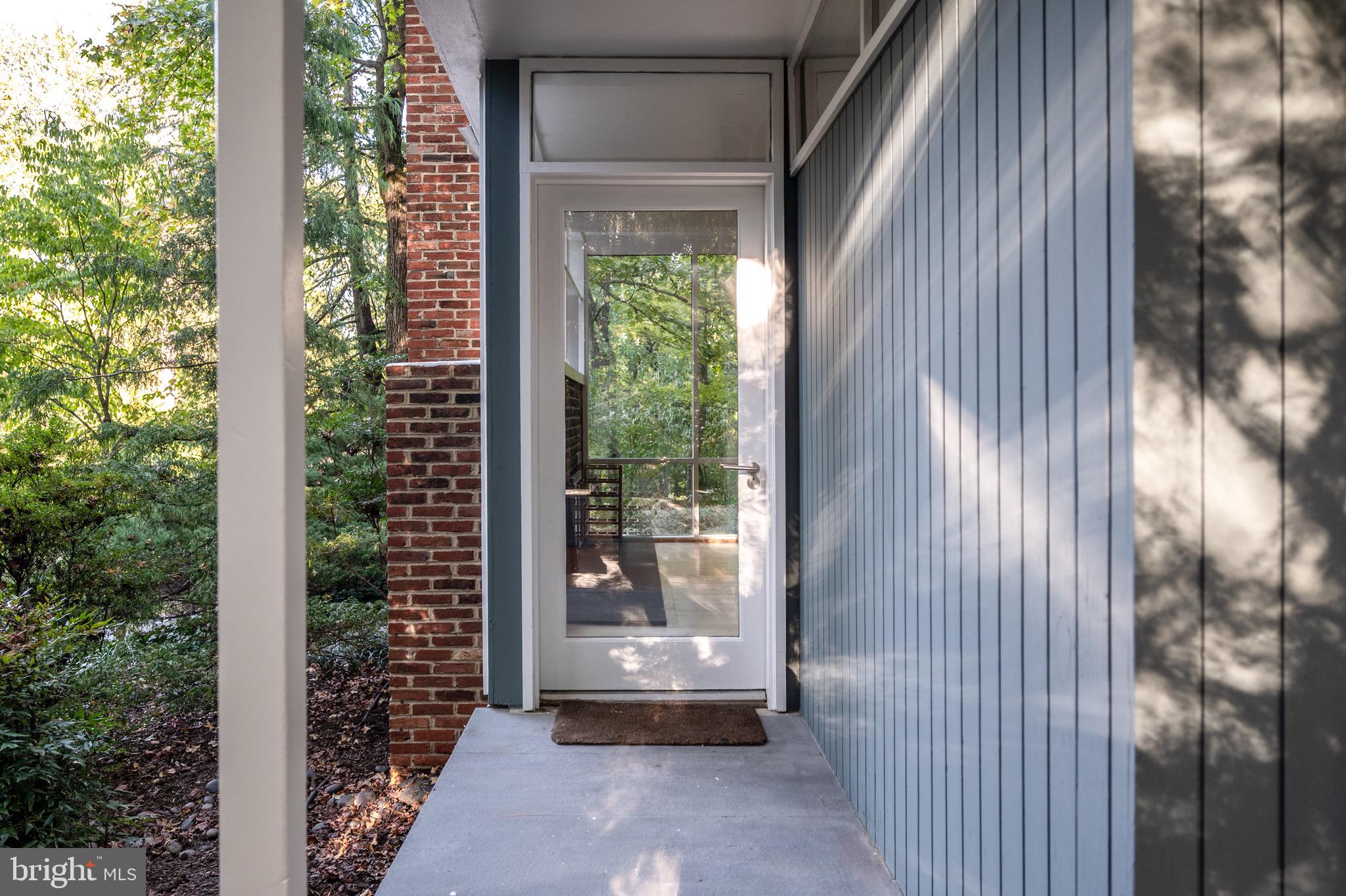 HOLLIN HILLS - Residential Lease