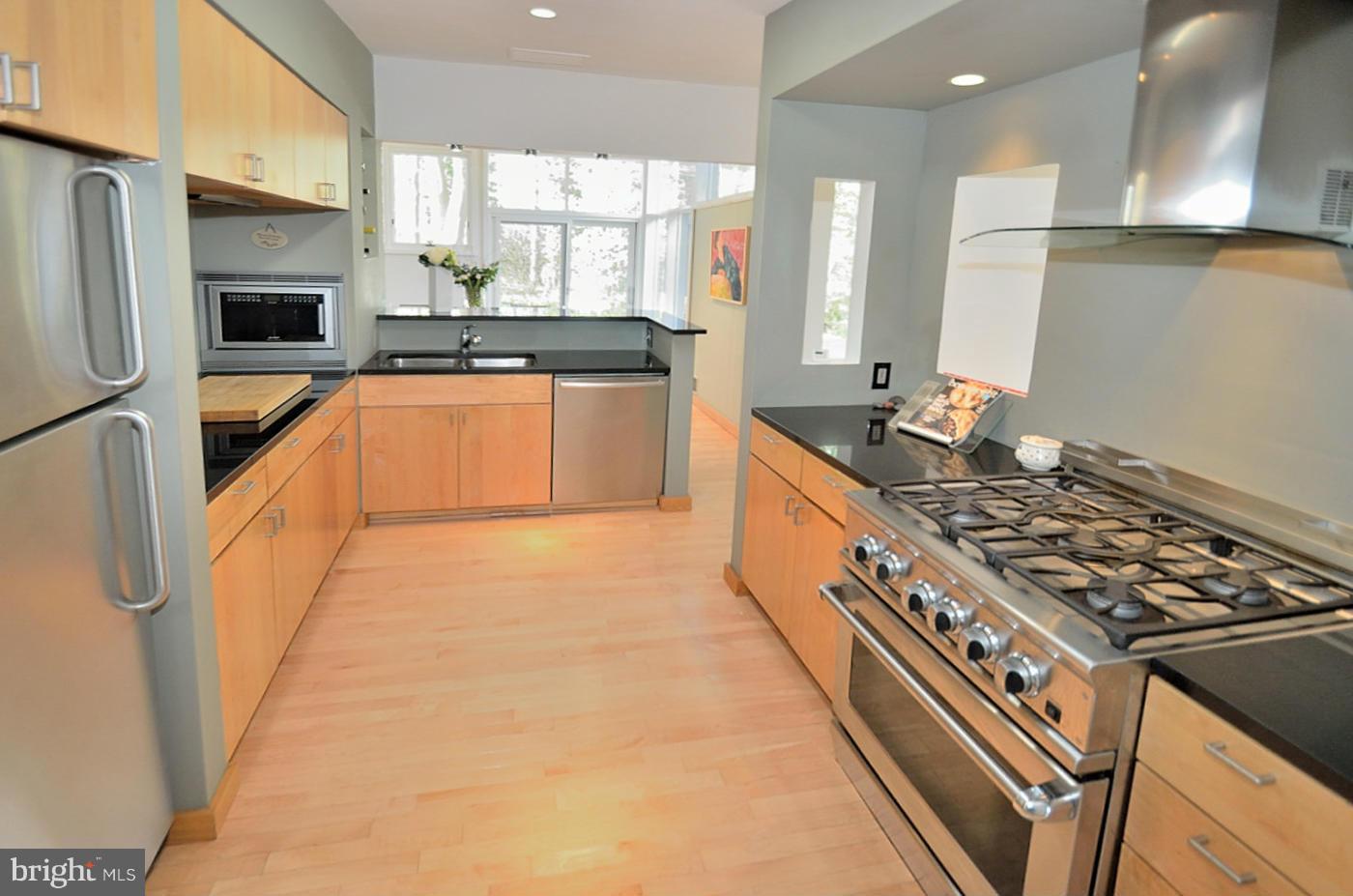 HOLLIN HILLS - Residential Lease