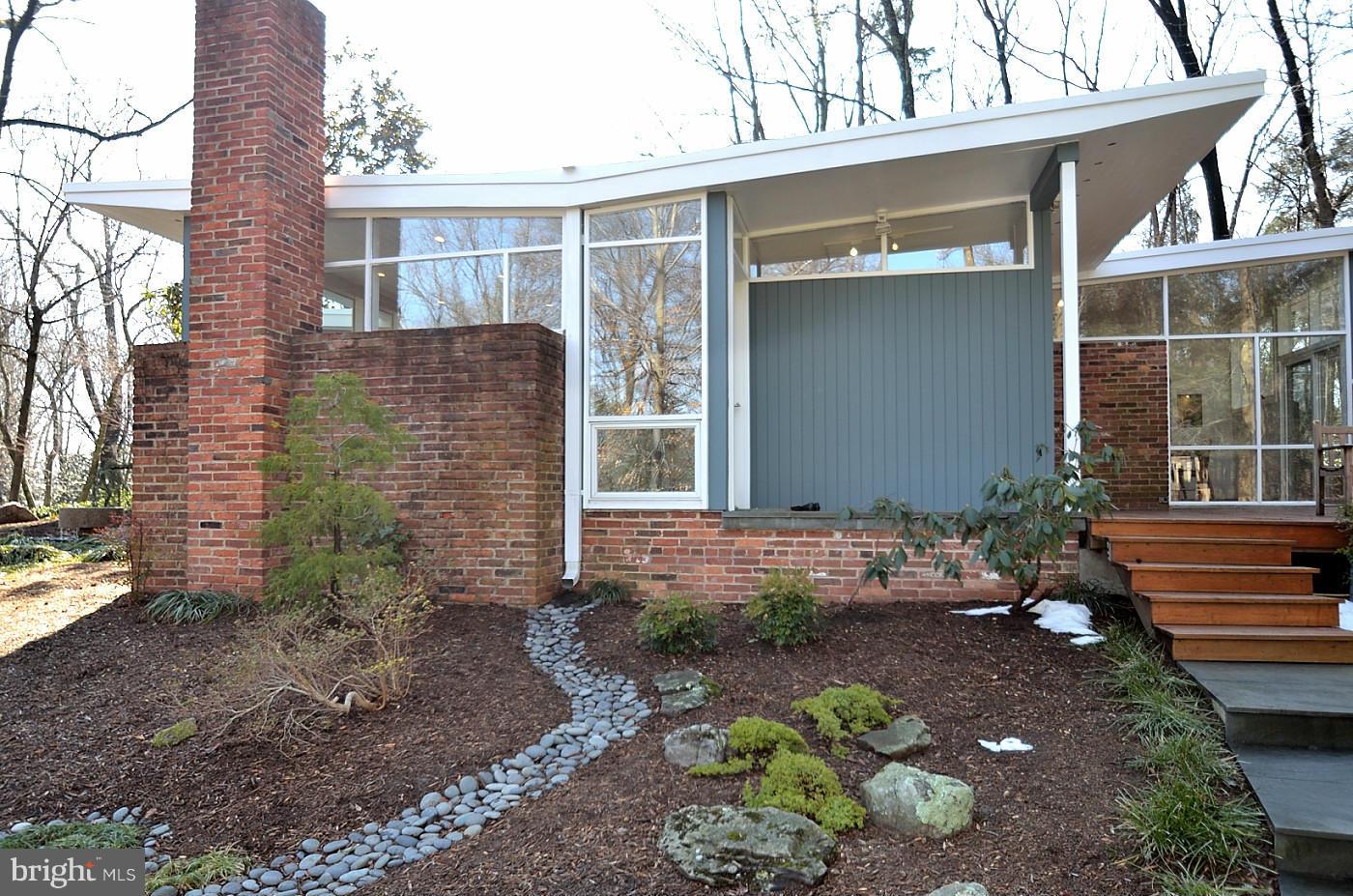 HOLLIN HILLS - Residential Lease