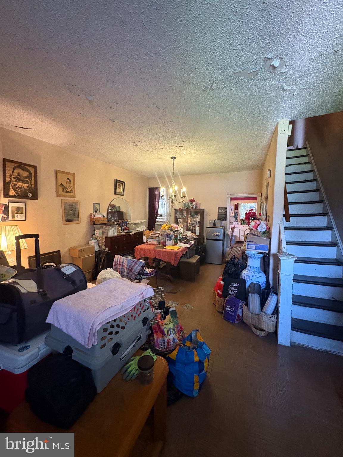 2104 CHURCH LANE