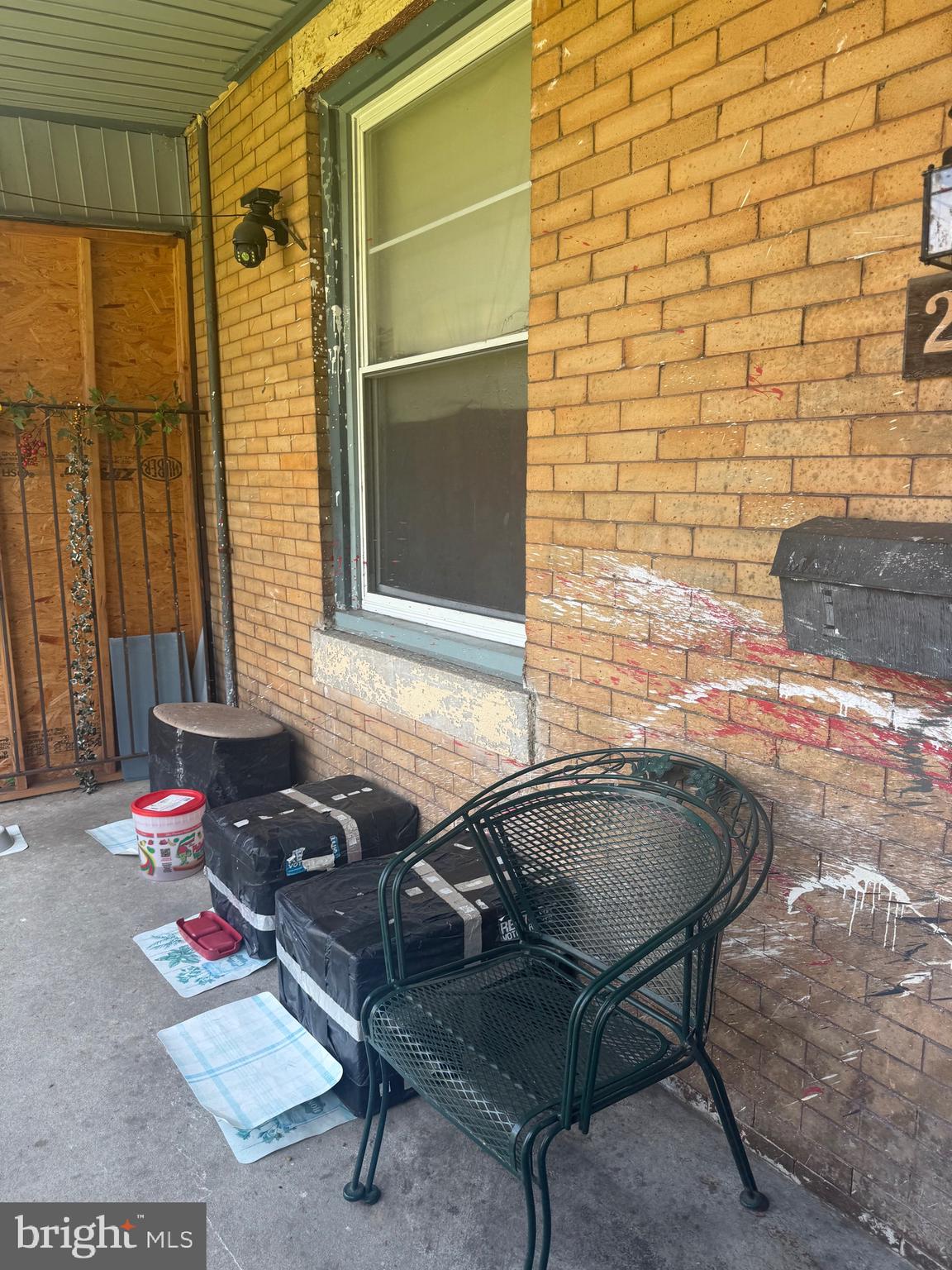 2104 CHURCH LANE