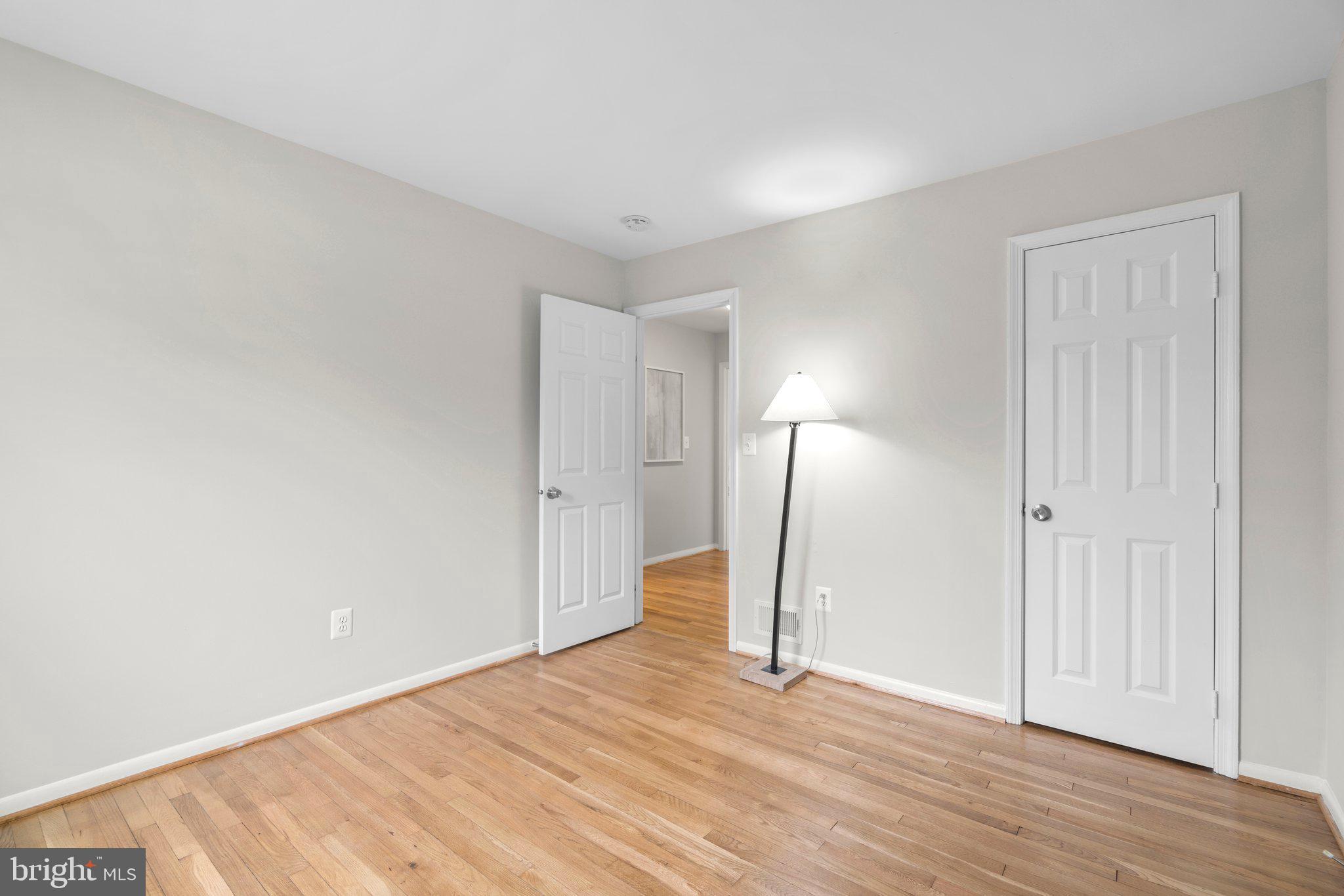 CALVERTON - Residential