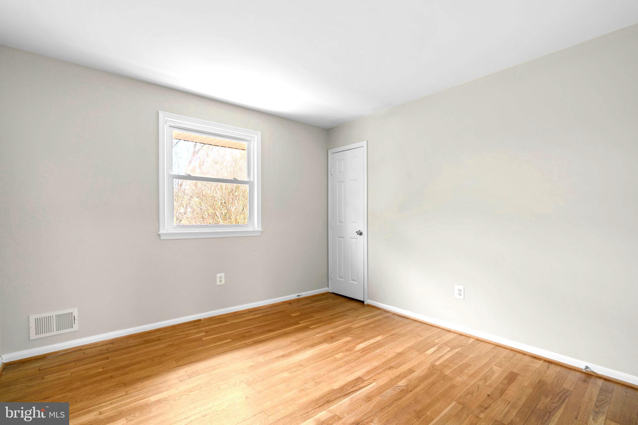 CALVERTON - Residential