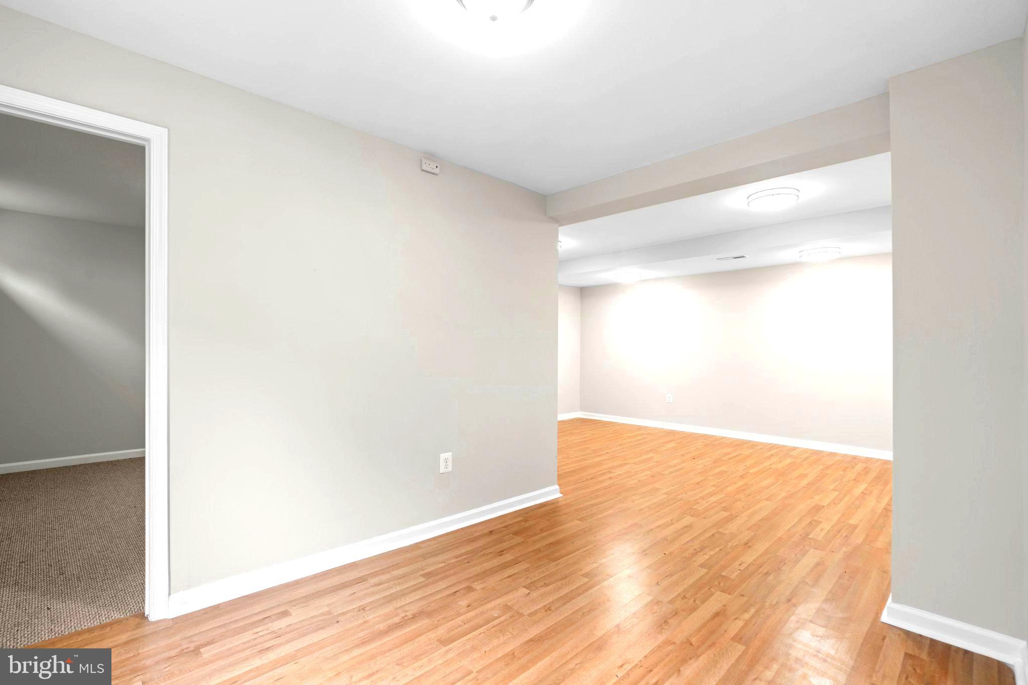 CALVERTON - Residential