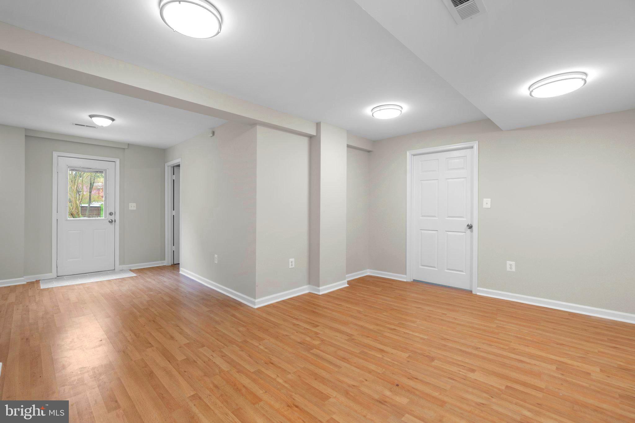 CALVERTON - Residential