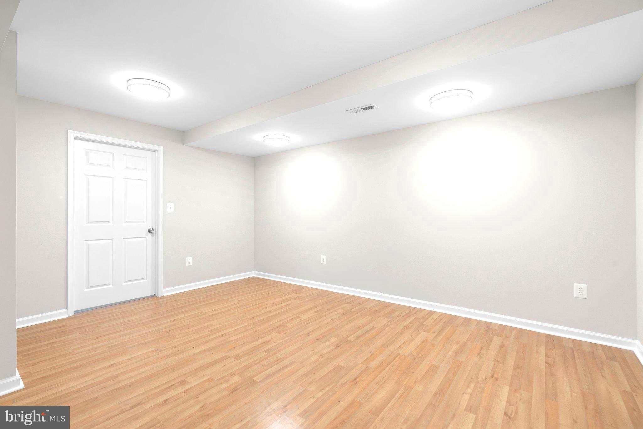 CALVERTON - Residential