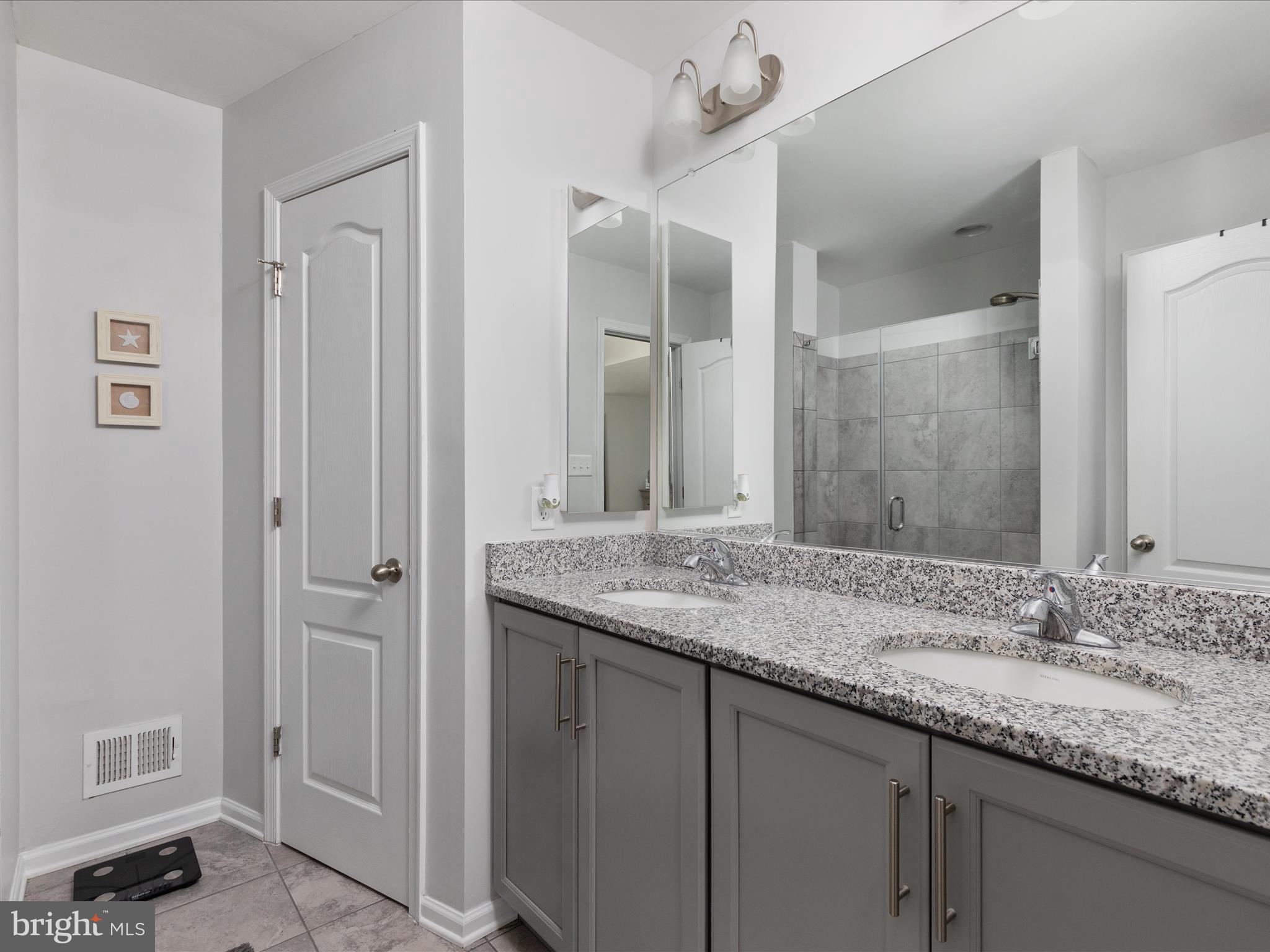 MCCAULEY CROSSING - Residential