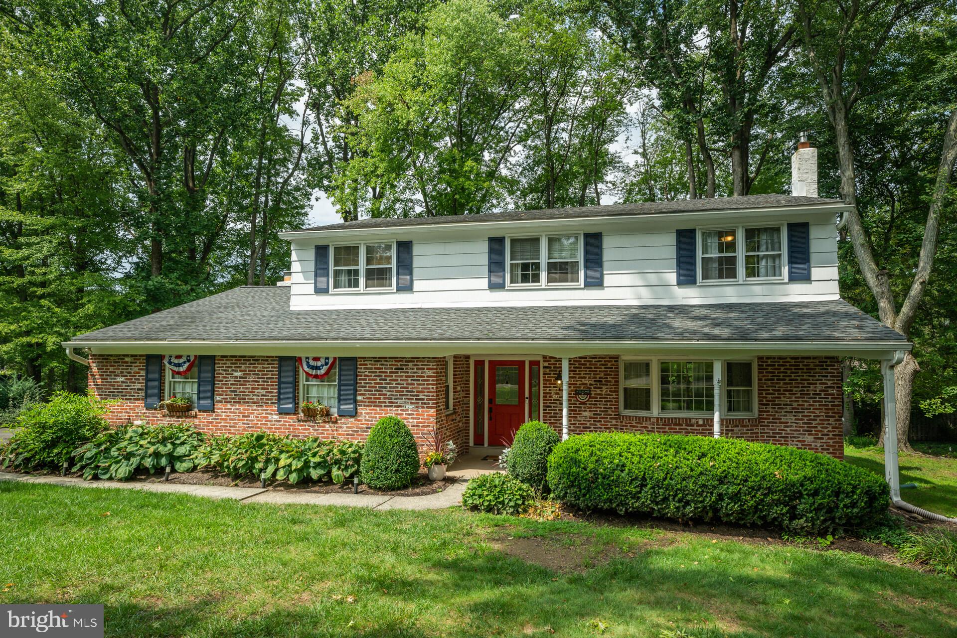 1019 LAFAYETTE DRIVE