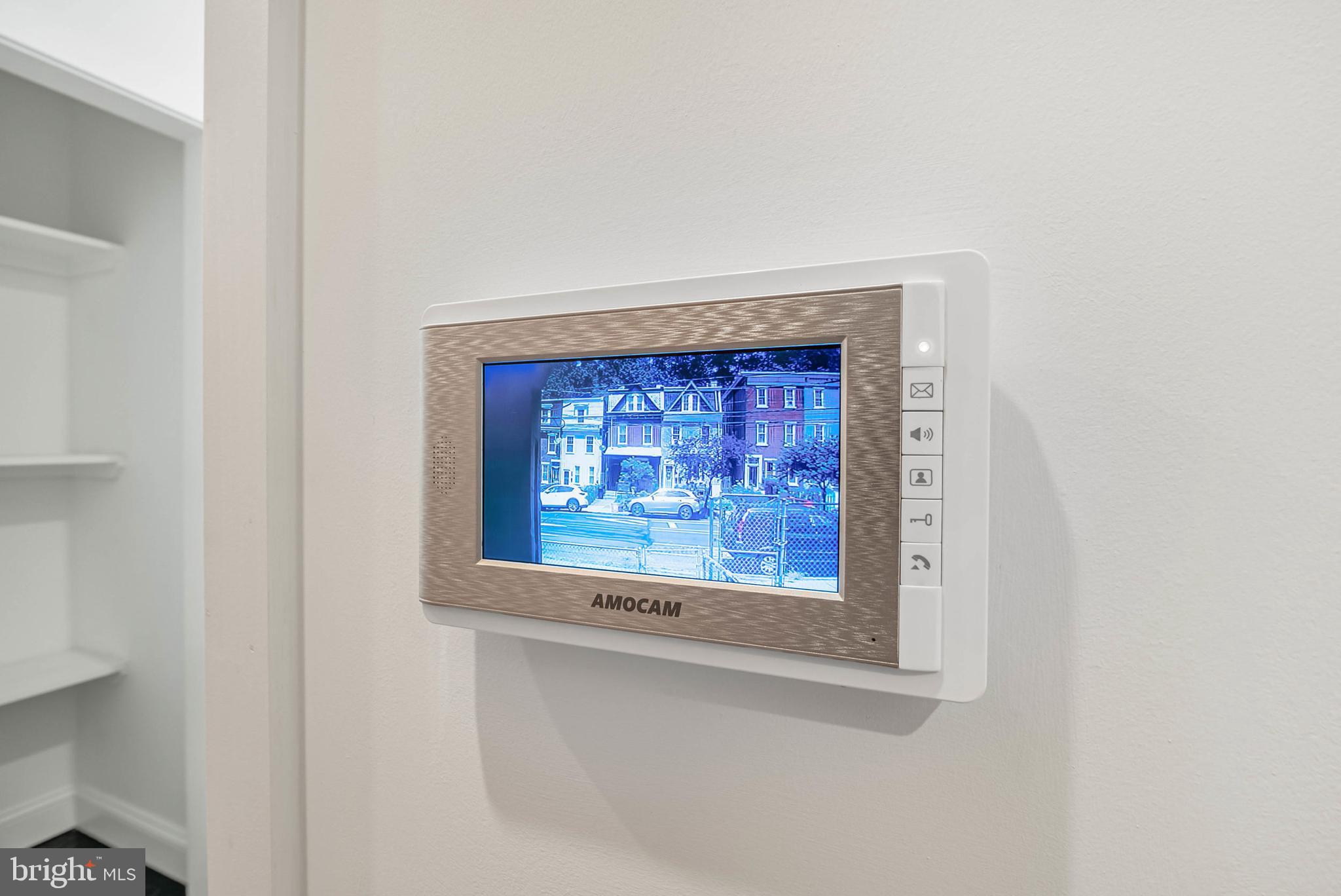 EAST FALLS - Residential Income