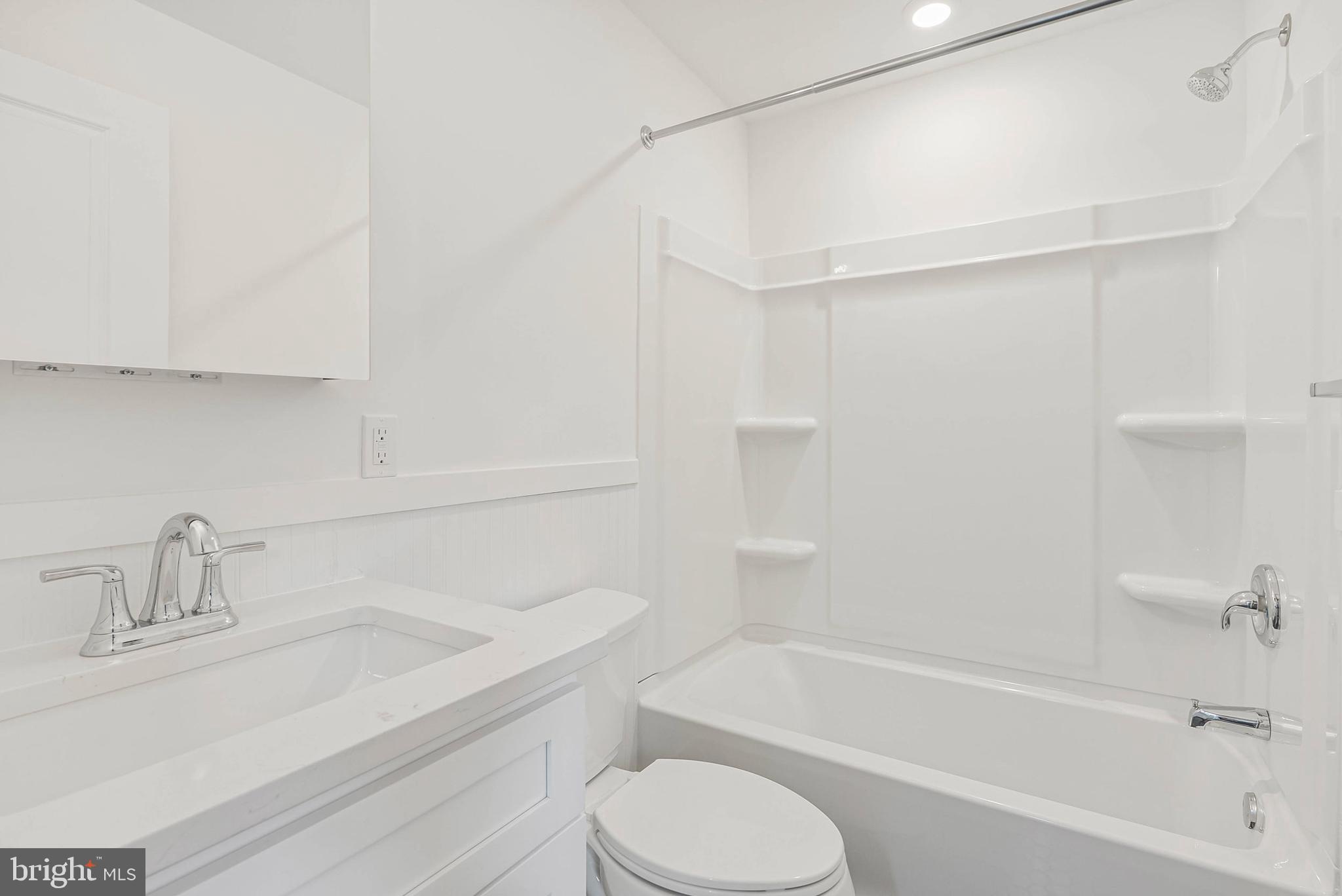 EAST FALLS - Residential Income