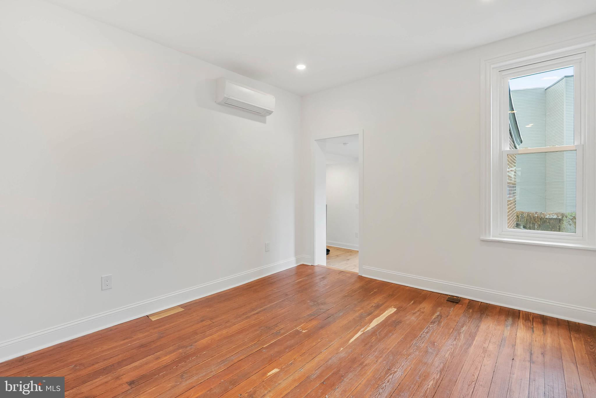 EAST FALLS - Residential Income