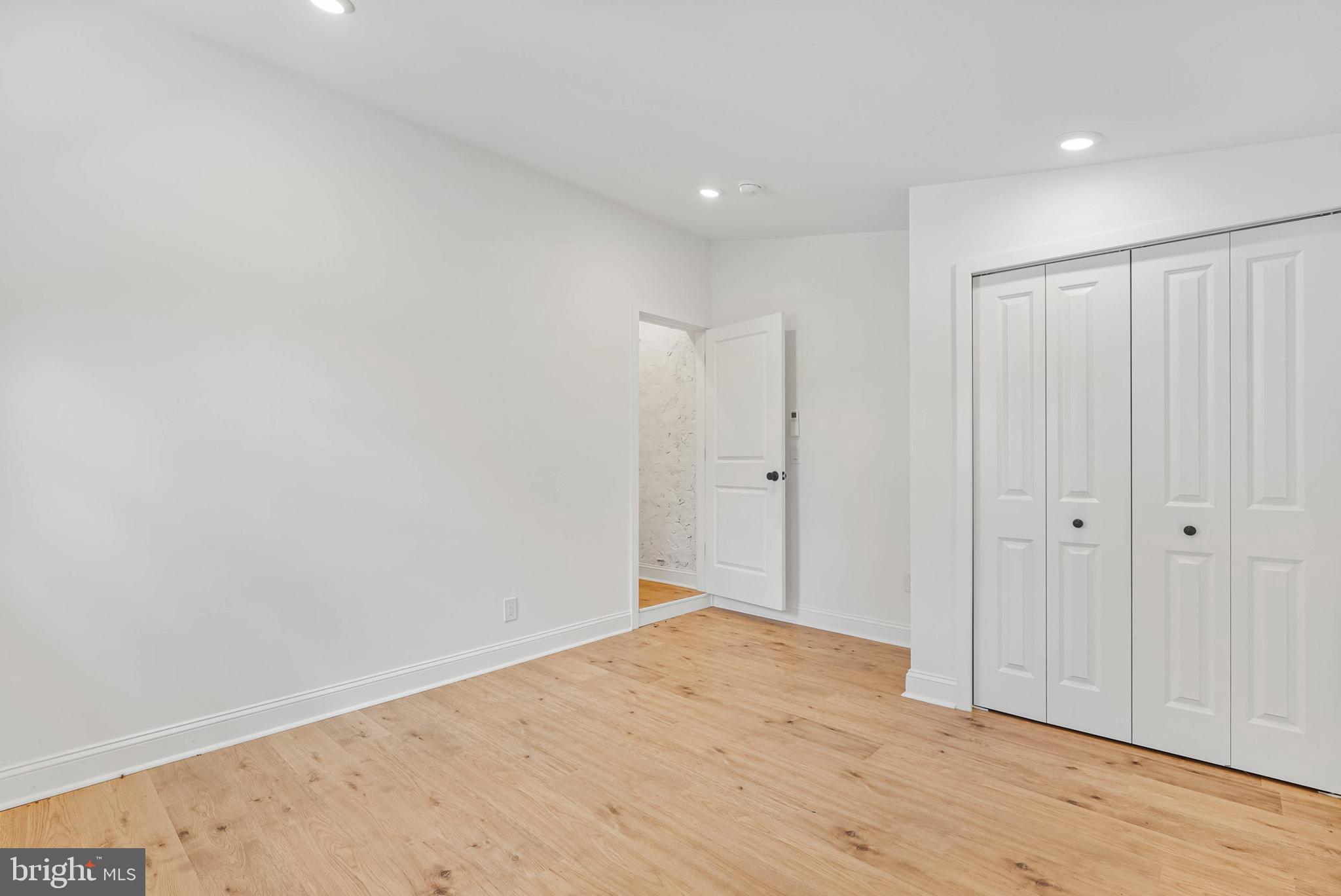 EAST FALLS - Residential Income