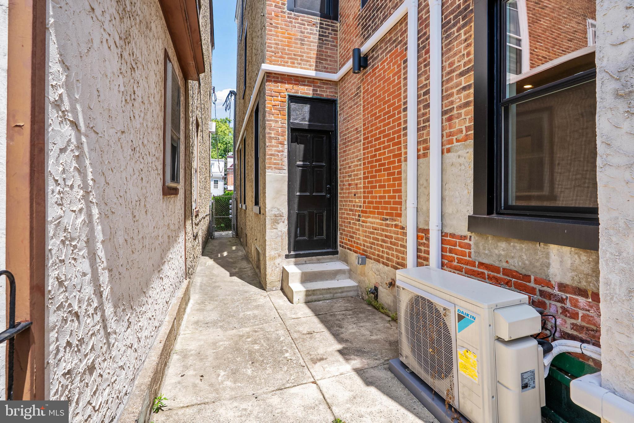 EAST FALLS - Residential Income