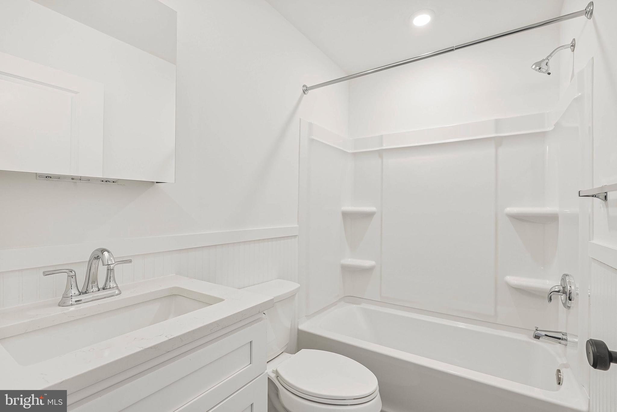 EAST FALLS - Residential Income