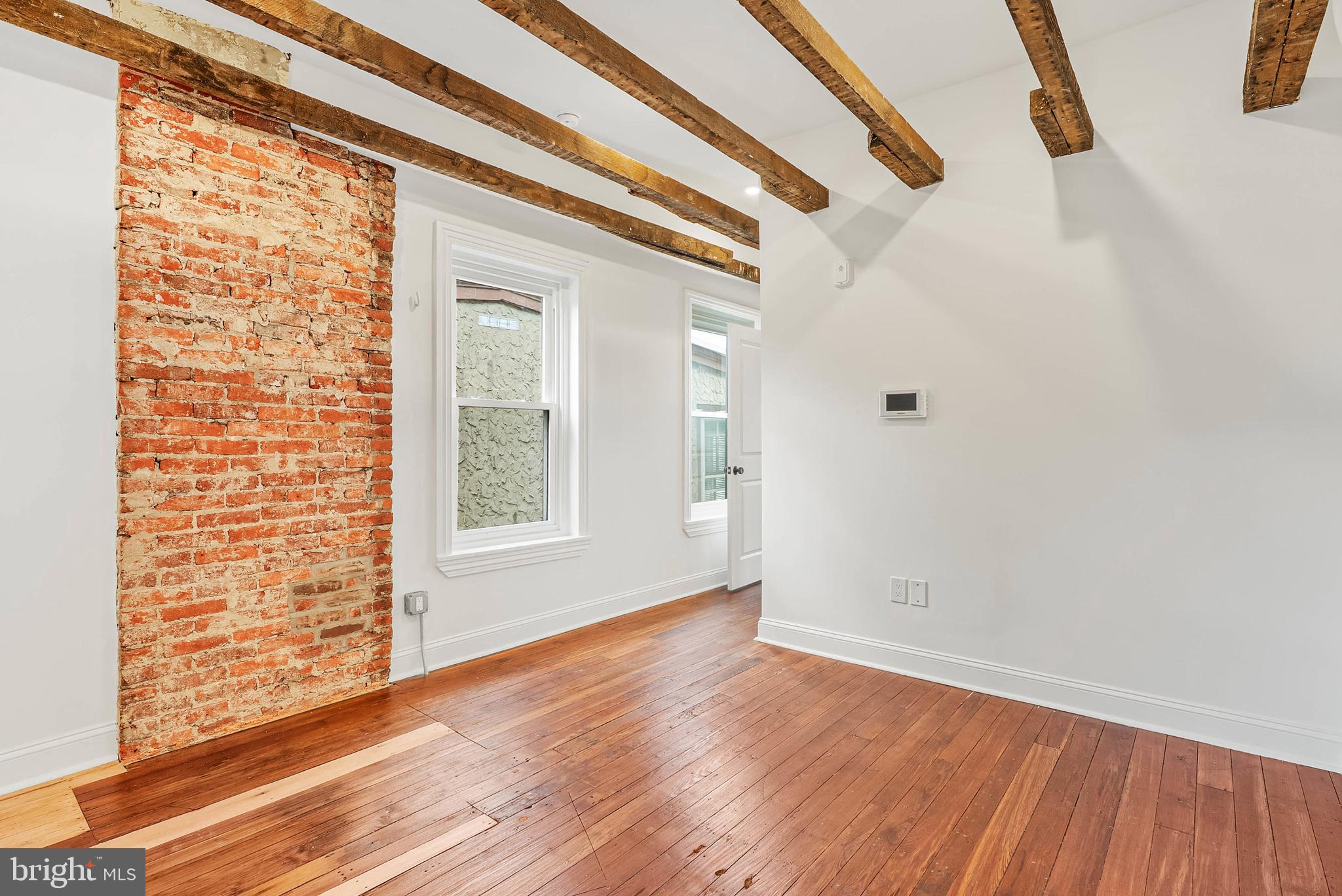 EAST FALLS - Residential Income