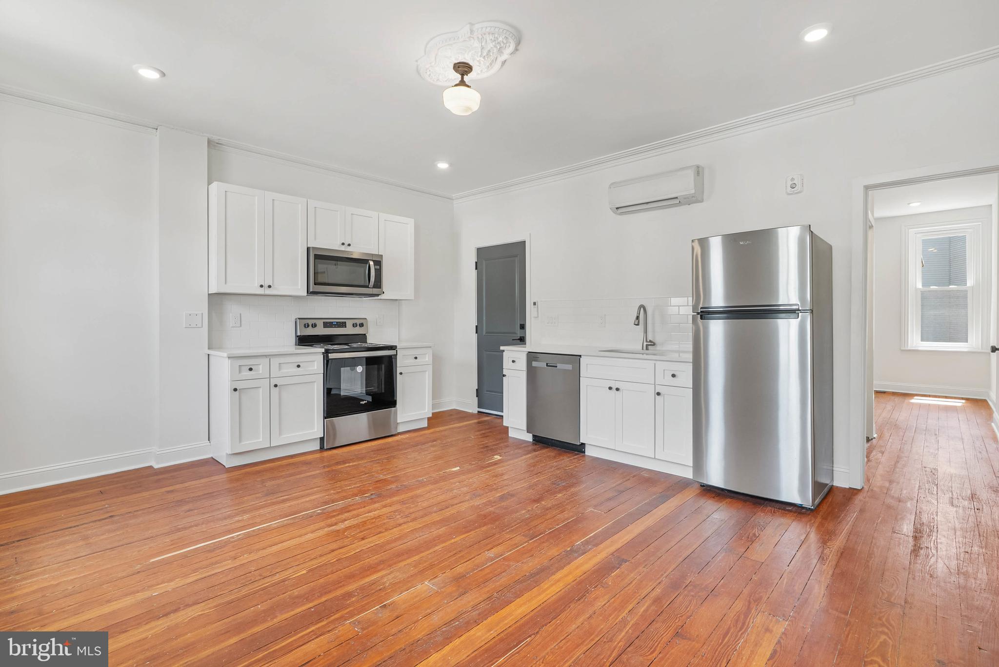 EAST FALLS - Residential Income