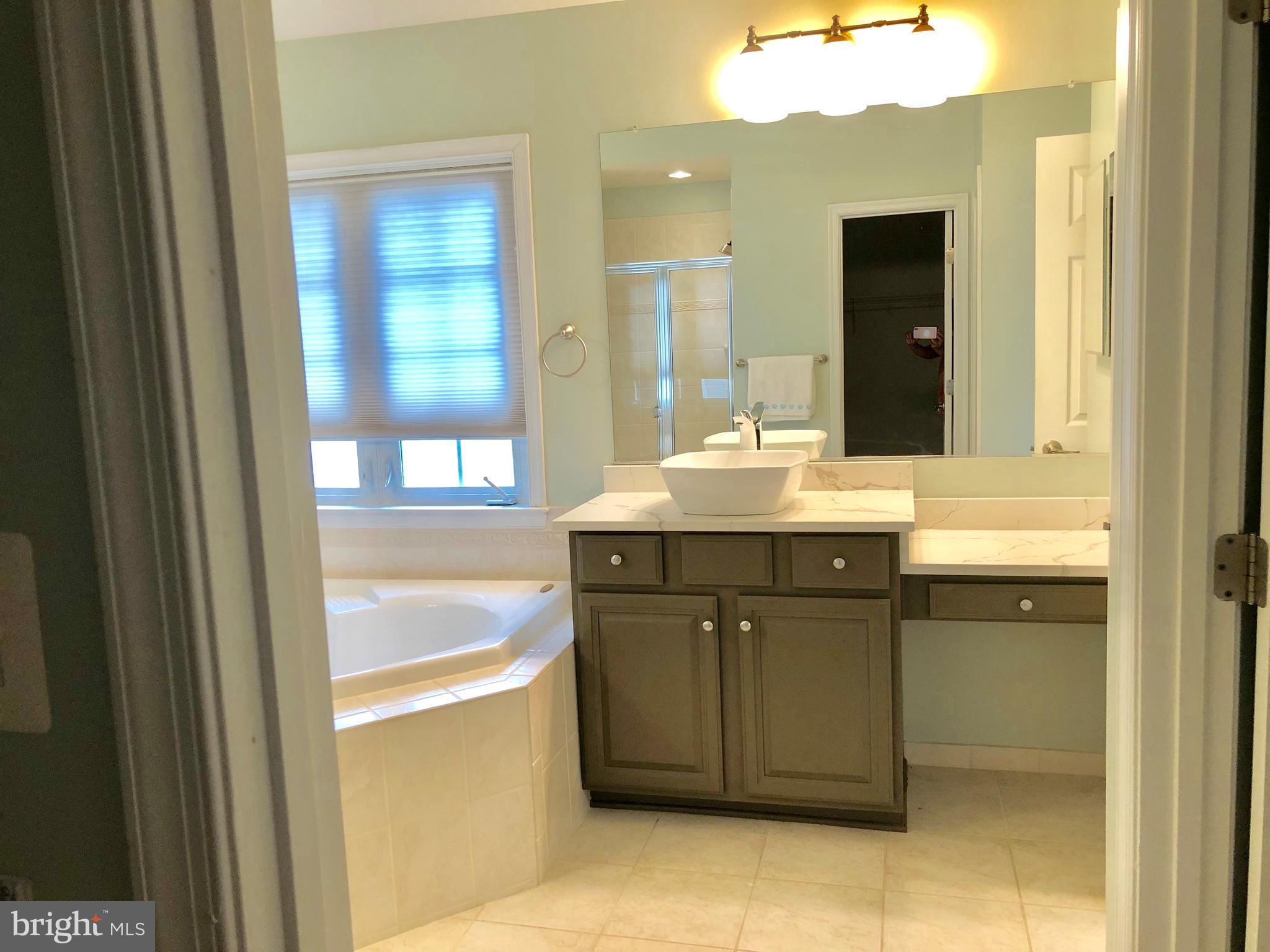 GREAT OAK - Residential Lease