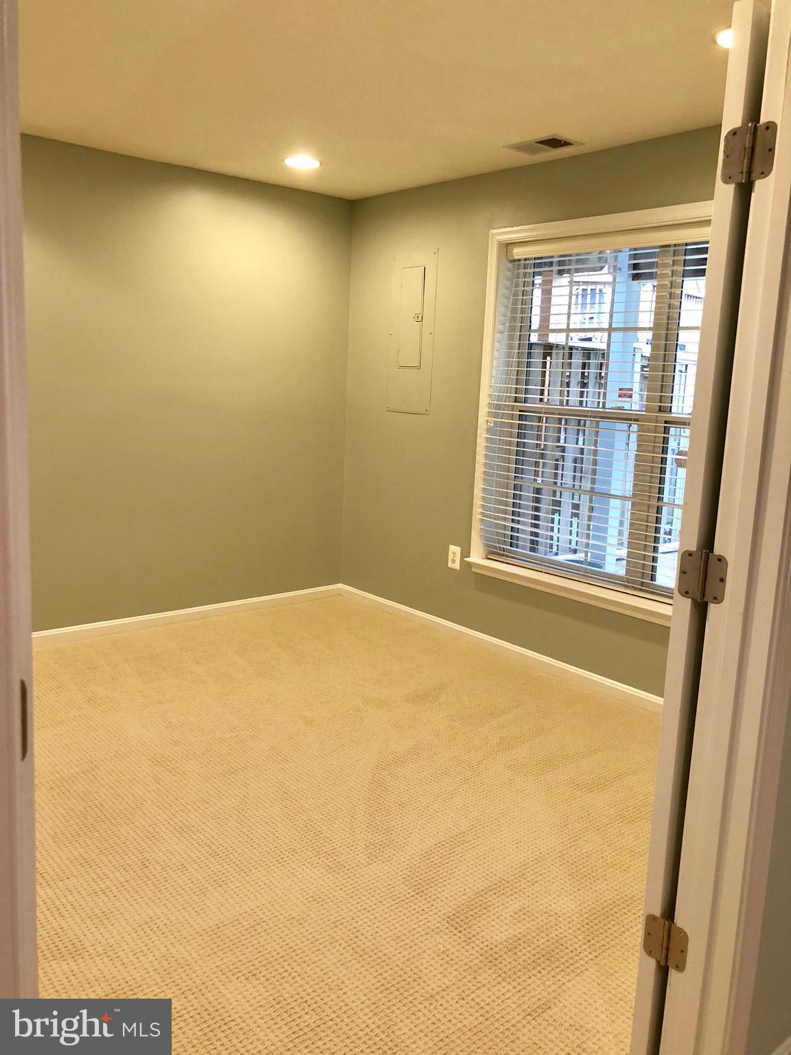 GREAT OAK - Residential Lease