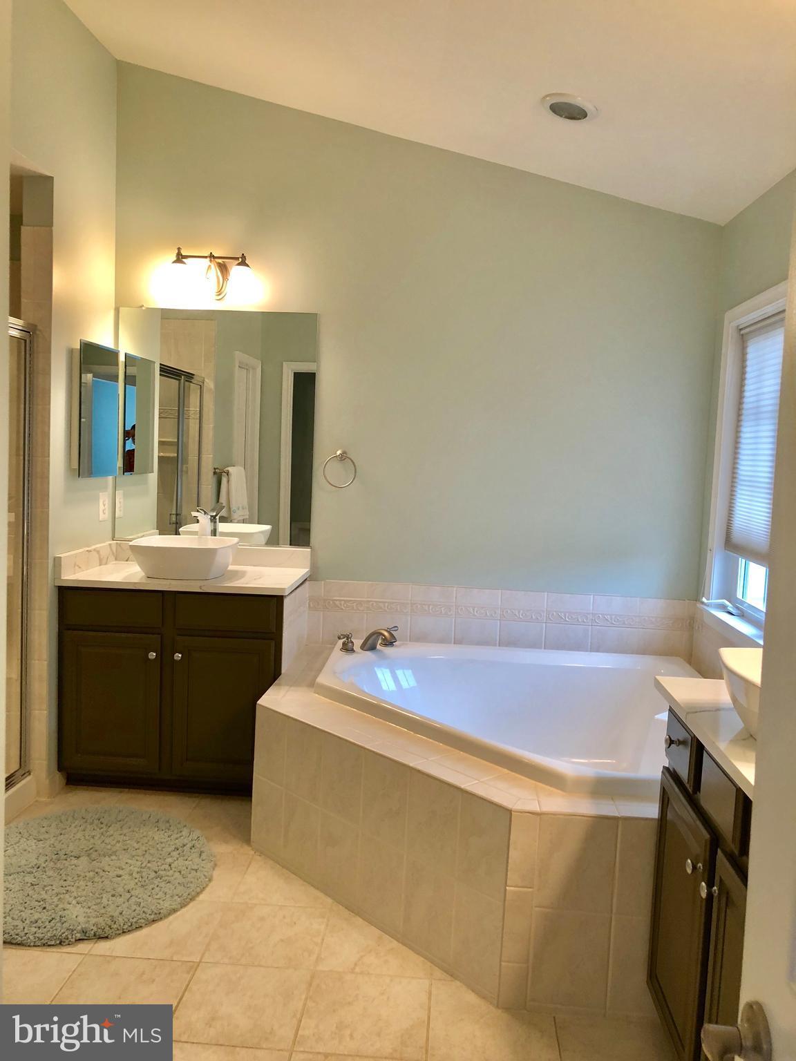 GREAT OAK - Residential Lease